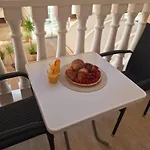 Daire Costa De Verano With Swimming Pool In The Center Of