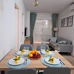 Daire Costa De Verano With Swimming Pool In The Center Of *