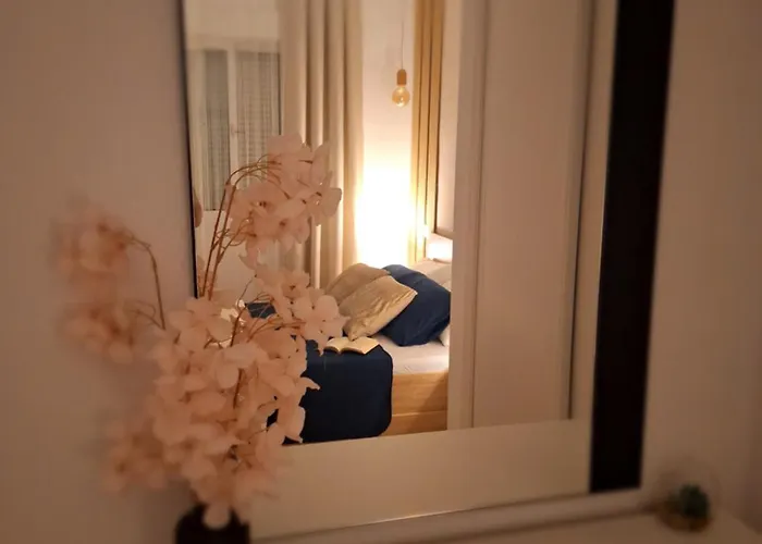 Costa De Verano With Swimming Pool In The Center Of Torrevieja