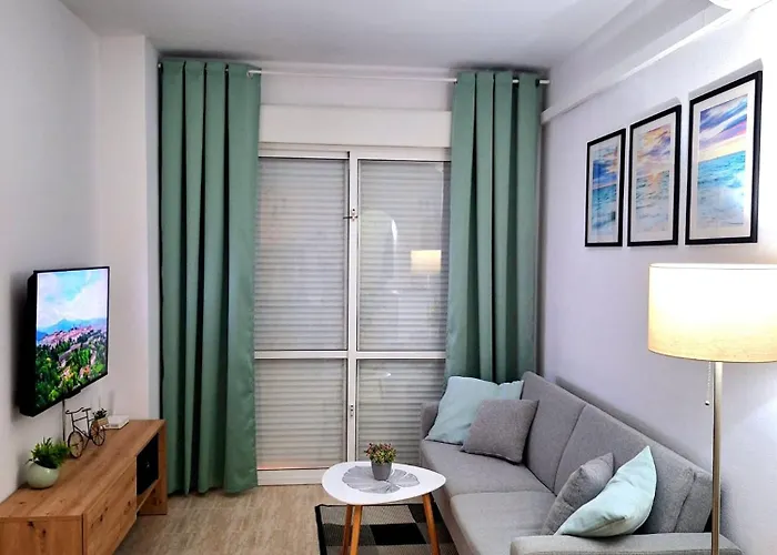 Costa De Verano With Swimming Pool In The Center Of * Torrevieja