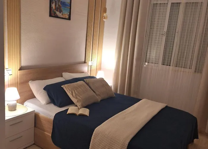 Costa De Verano With Swimming Pool In The Center Of