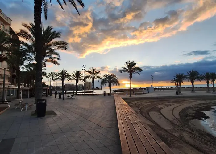 Costa De Verano With Swimming Pool In The Center Of * Torrevieja