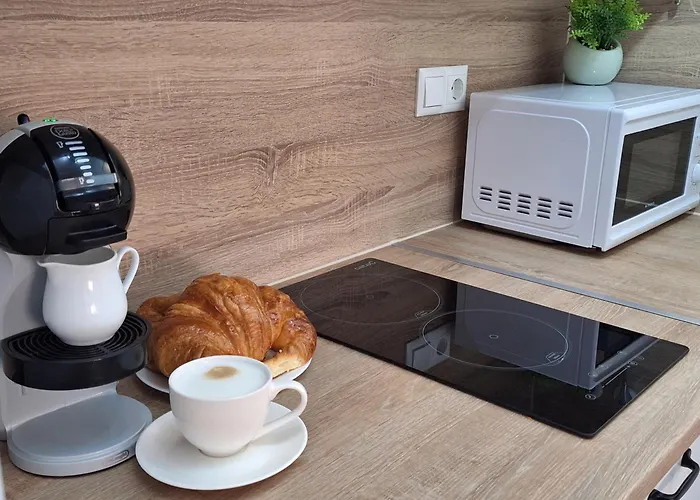 Costa De Verano With Swimming Pool In The Center Of * Torrevieja