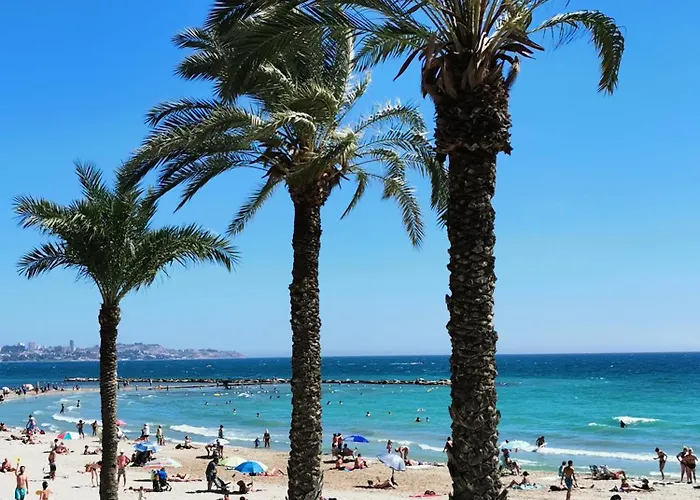 Costa De Verano With Swimming Pool In The Center Of *