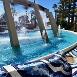 Costa De Verano With Swimming Pool In The Center Of *