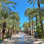 Costa De Verano With Swimming Pool In The Center Of Апартаменти