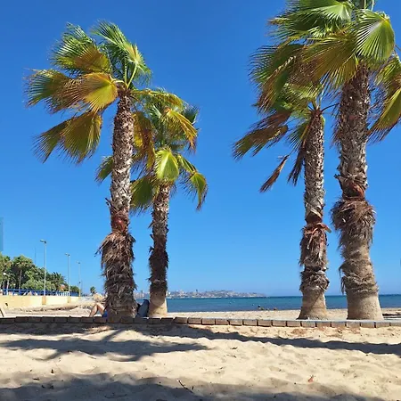 Costa De Verano With Swimming Pool In The Center Of * Torrevieja
