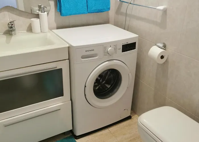 Costa De Verano With Swimming Pool In The Center Of *