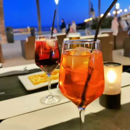 Costa De Verano With Swimming Pool In The Center Of