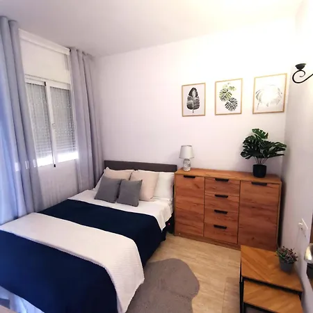 Costa De Verano With Swimming Pool In The Center Of